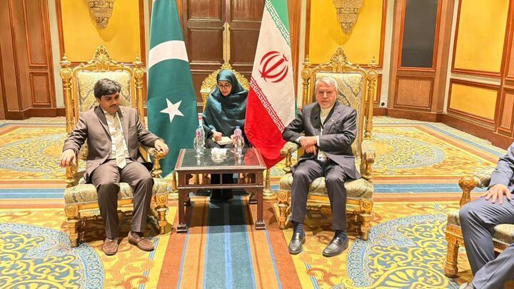 إيران وباكستان تتطلعان إلى توسيع التعاون السياحي