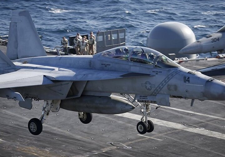 سقوط مقاتلة F-18 أمريكية في البحر الأحمر