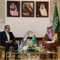وزير الخارجية الايراني يجري مباحثات مع نظيره السعودي