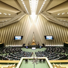 نواب البرلمان الایرانی: الخليج الفارسي ارضنا وبیتنا