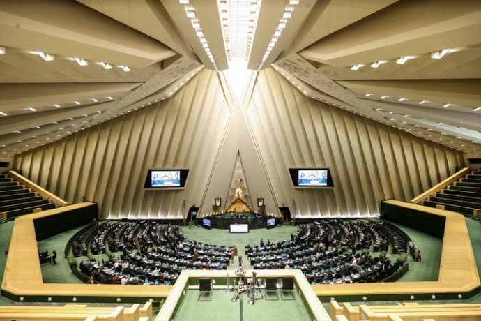 نواب البرلمان الایرانی: الخليج الفارسي ارضنا وبیتنا