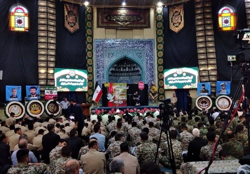 حضور رؤساء الجمهورية والبرلمان والأركان في مراسم تكريم شهداء الجيش الإيراني