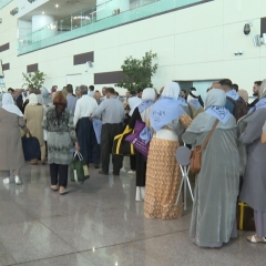 بعد قطيعة دامت نحو 10 أعوام.. استئناف رحلات العمرة للإيرانيين