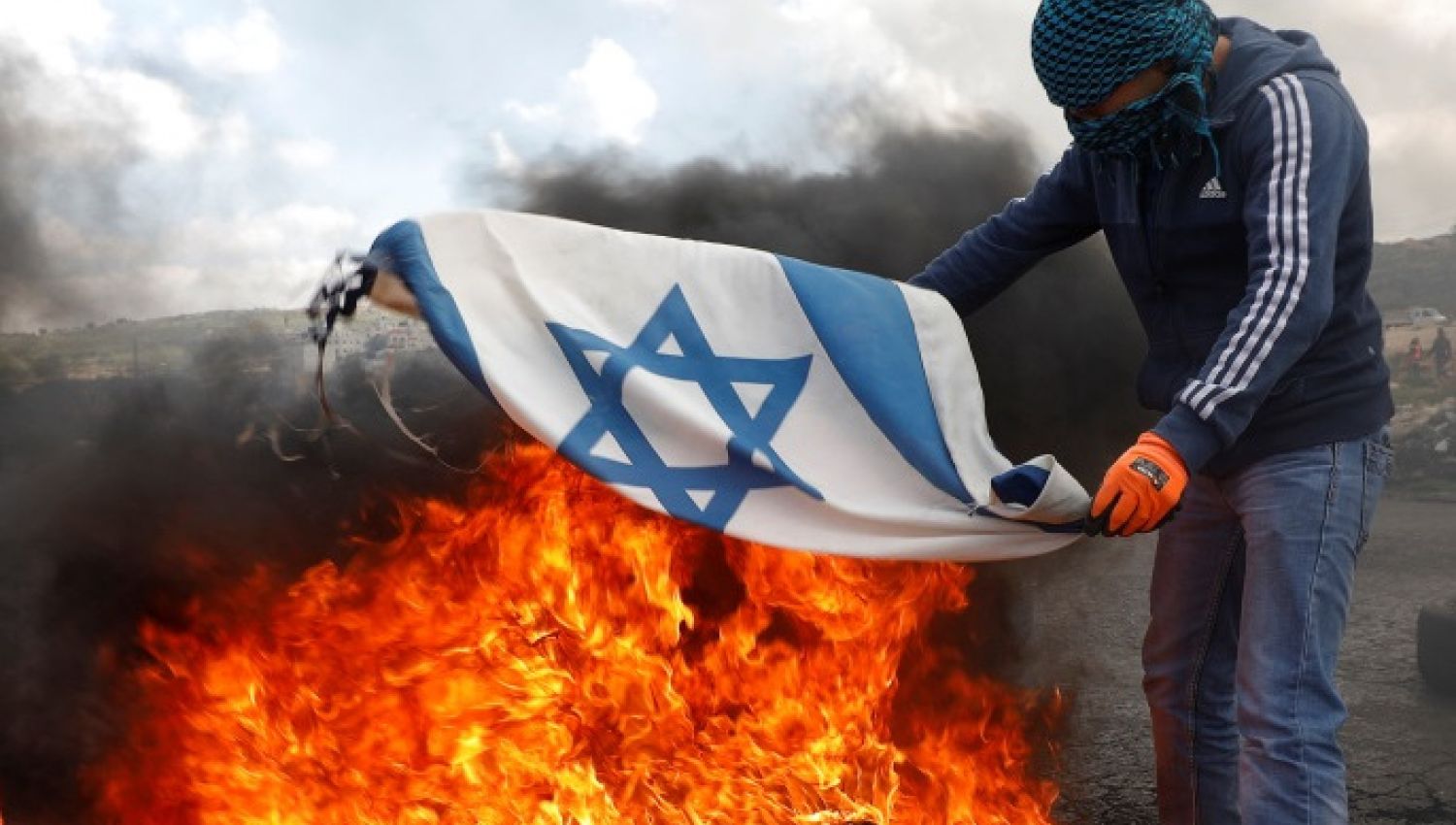  وسائل إعلام إسرائيلية: الجبهة الداخلية تصدر تعليمات لمستوطنات جنوب سهل الحولة بالبقاء في الملاجئ.